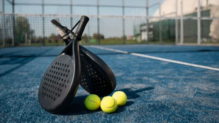 Pourquoi-couvrir-une-piste-de-padel.jpg