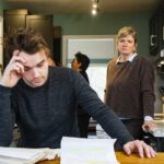 1140-mother-and-adult-son-in-kitchen-esp