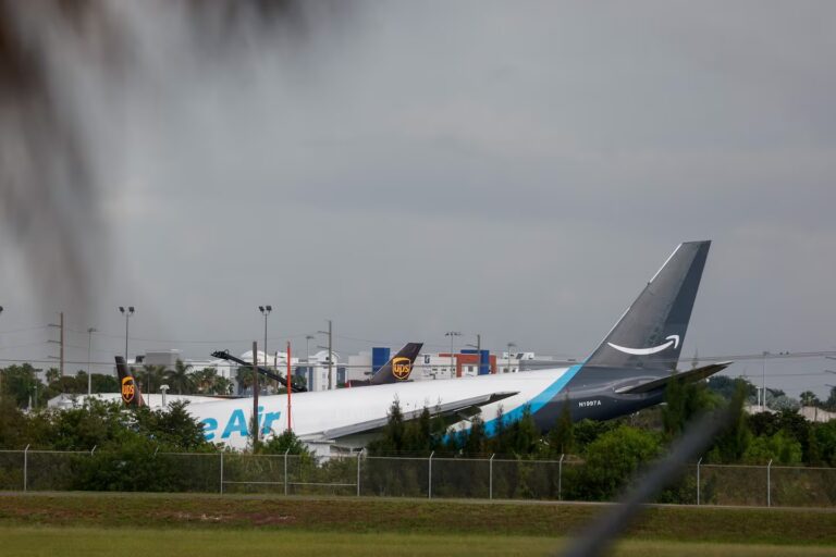 un-avion-de-carga-se-despisto-en-miami-foto-reuters-VYNPQFNULZGORC22YKBRQ2ILRA
