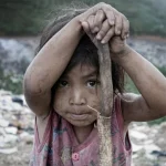 niño-pobre-696x476-696x476
